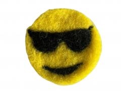 Filzsticker Smiley Sonnenbrille im Set mit Filznadel und Holzgriff, gelb